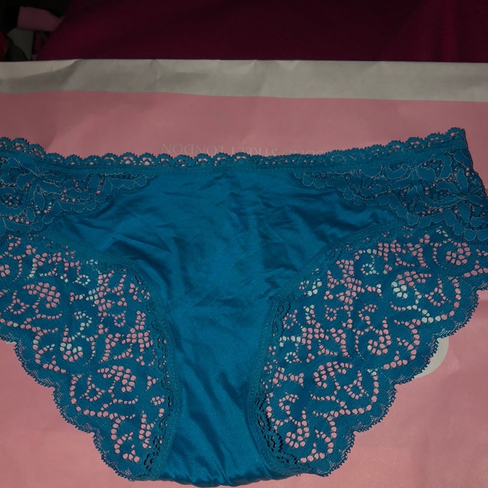 NWT VS BODY BY VICTORIA LACE